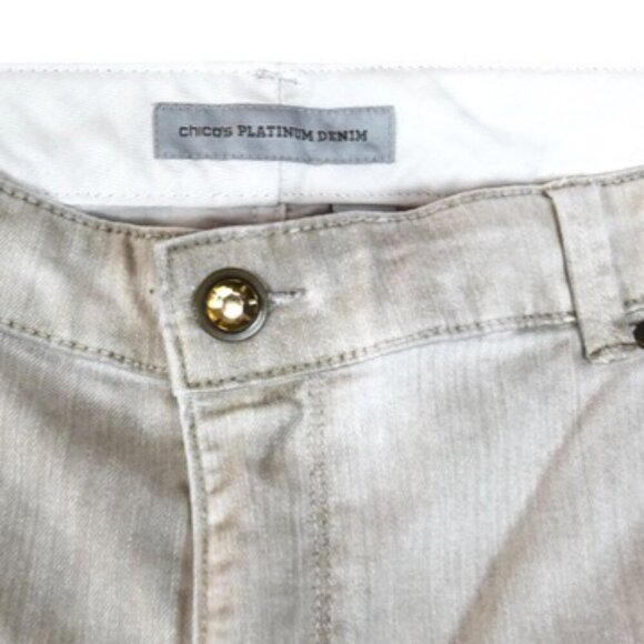 Chico’s Platinum Jeans 2.5 Straight Light Wash Y2K Western Embossed Pockets - Picture 3 of 9